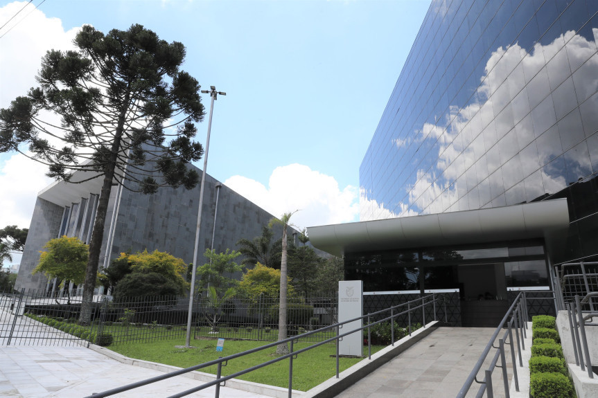 Edifício-sede da Assembleia Legislativa do Estado do Paraná (Alep), em Curitiba
