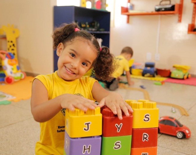 A Constituição Federal determina que a criança e o adolescente devem ter prioridade absoluta na execução orçamentária municipal. Foto: Divulgação