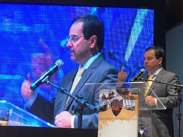 O conselheiro do TCE-PR Ivan Bonilha discursa após sua eleição como presidente do Instituto Rui Barbosa (IRB) no biênio 2018-2019. Foto: IRB/Divulgação