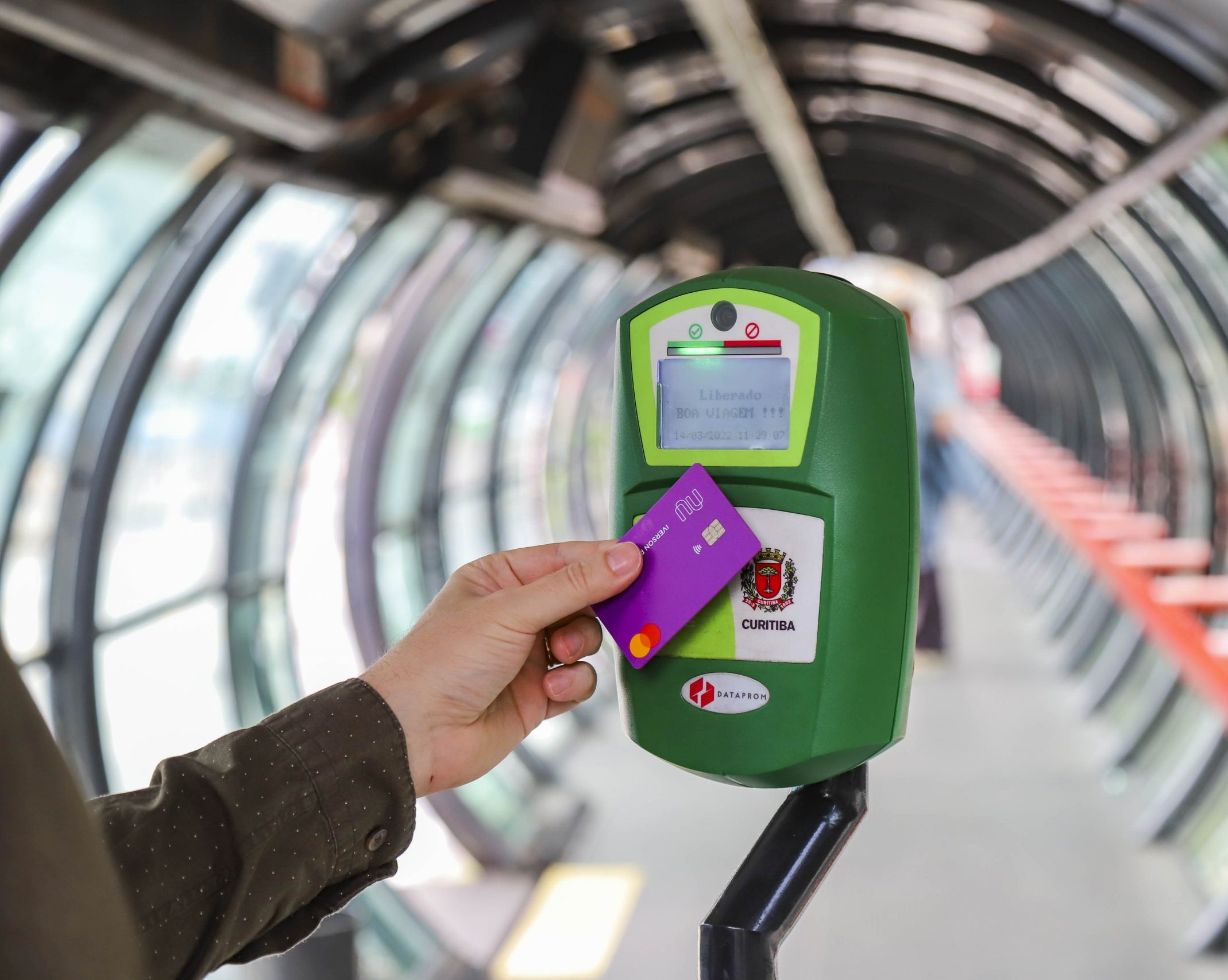 Sistema de bilhetagem eletrônica utilizado no transporte coletivo de Curitiba. Foto: Divulgação