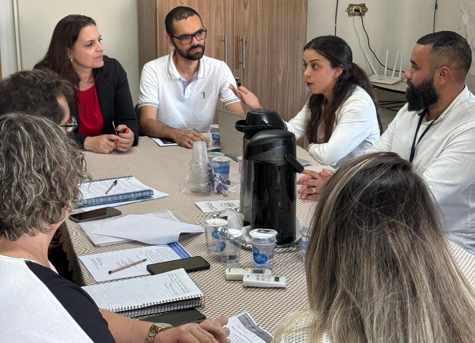 Equipe do PAF 2024-2025 Assistência Social reunida com gestores e servidores do Município de Mandaguaçu para a realização de auditoria do TCE-PR.