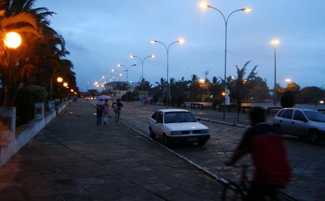 Iluminação pública na região central de Paranaguá, município mais antigo do Estado, no Litoral. Foto: Divulgação