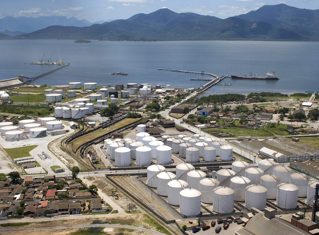 Vista aérea do Terminal Público de Álcool do Porto de Paranaguá, no litoral do Estado. Foto: Divulgação