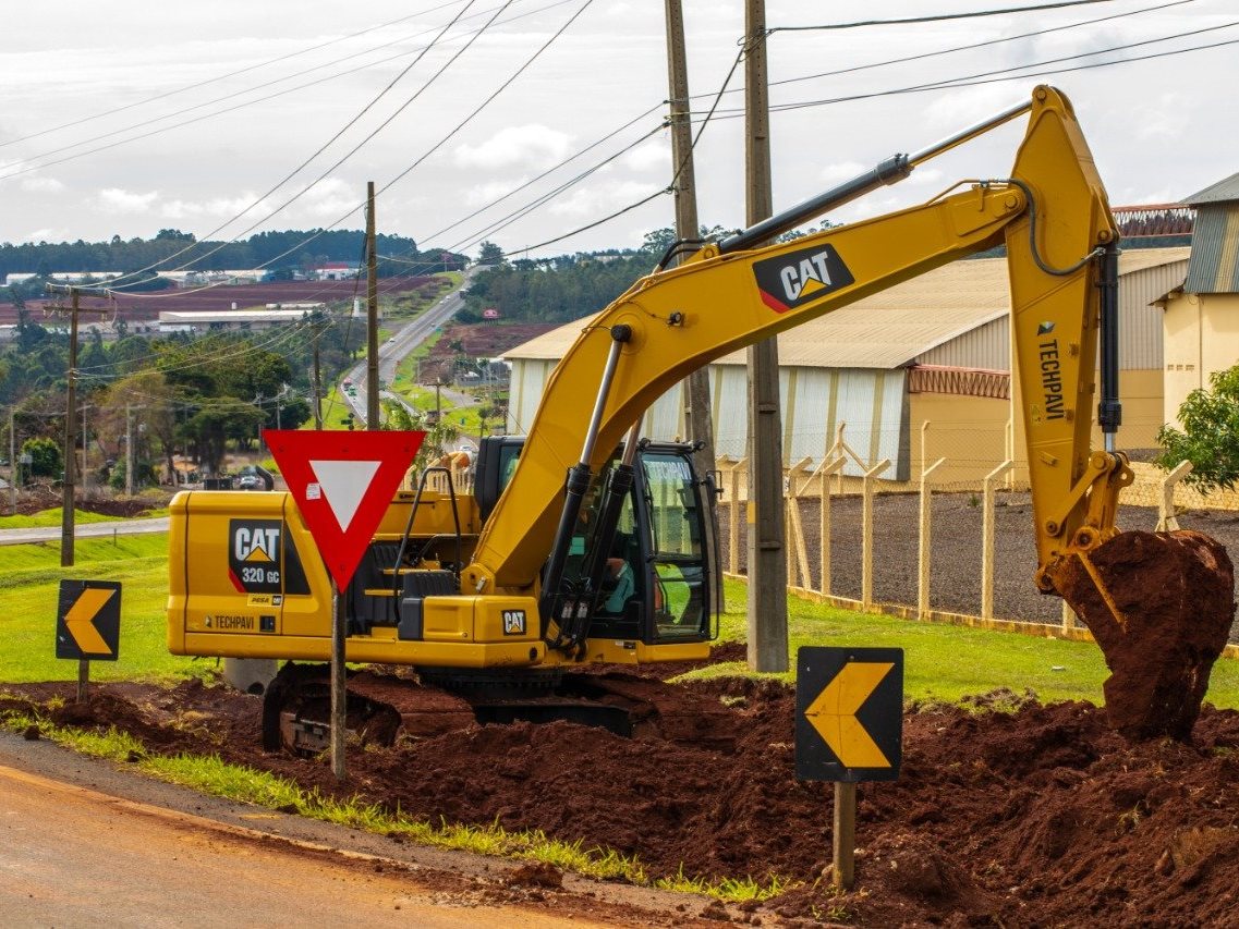 Obra executada pela Prefeitura de Arapongas, município da Região Norte do Paraná. Foto: Assessoria de Imprensa da Prefeitura de Arapongas/Divulgação