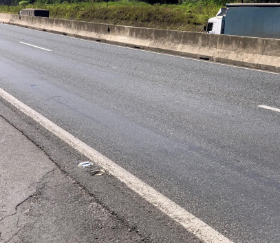 Trincas no acostamento da BR-277, KM 119, detectadas pela equipe de fiscalização da Terceira Inspetoria de Controle Externo (3ª ICE) do TCE-PR. Foto: TCE-PR/Divulgação